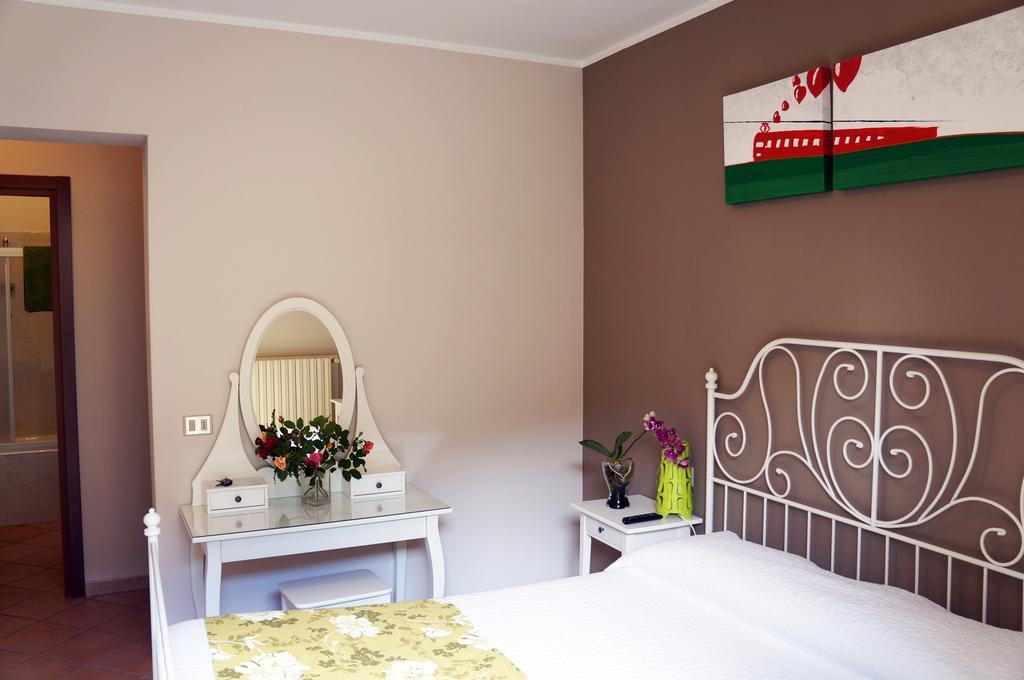 Alexander Rooms Tirano Camera foto