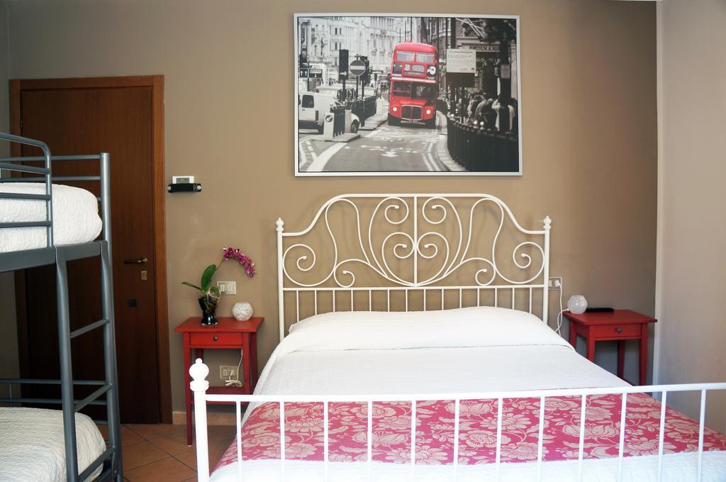 Alexander Rooms Tirano Camera foto