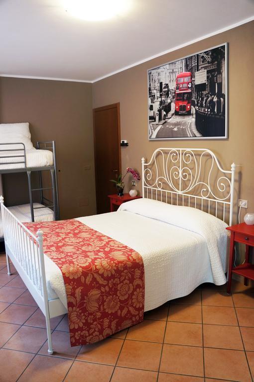 Alexander Rooms Tirano Camera foto